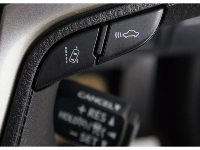 �Փˉ���x���^�v���N���b�V���Z�[�t�e�B�V�X�e�� �O���ɏo��������Q���ɑ΂��x��𔭂��A�h���C�o�[�Ɍx���B�����Ƀu���[�L�A�V�X�g�ɂ��Փˉ���Ƒ��x���y�����܂��B