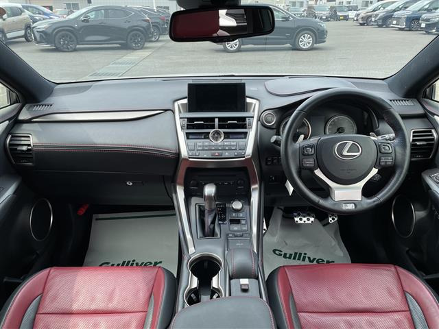 NX200t Fスポーツ 4WD