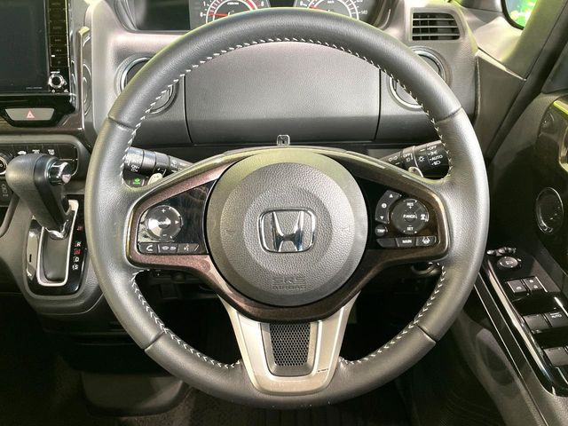 �y�����v�����X�e�A�����O�z�㎿�Ȋv���g�p���邱�ƂŁA��ɂ����������݂ƂĂ��^�]���₷���n���h���ł���