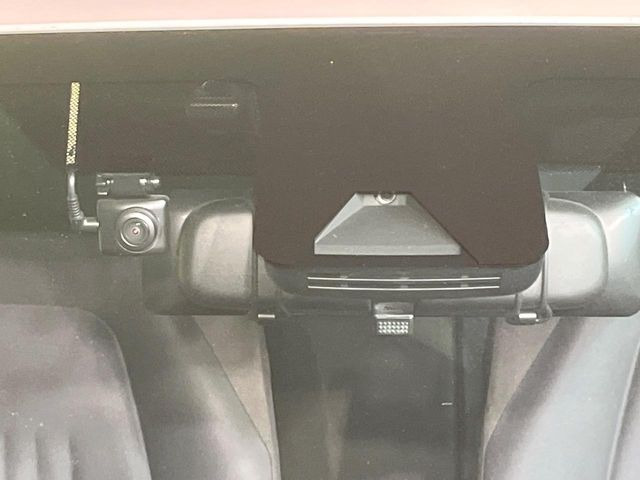 �y�g���^�Z�[�t�e�B�Z���X�z���s���ɑO���̎ԗ�����F�����A�Փ˂������Ȏ��͌x��ƃu���[�L�ŏՓˉ���Ɣ�Q�y�����A�V�X�g�B�����S�Ƀh���C�u�����y���݂��������܂��B