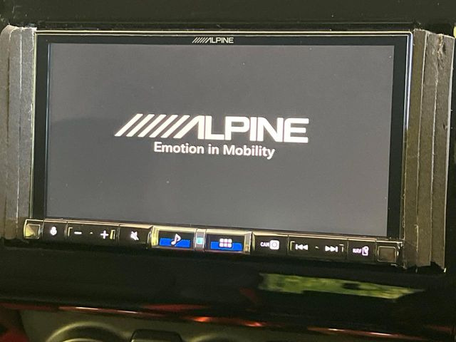 【ナビゲーション】目的地までしっかり案内してくれる使いやすいナビ。Bluetooth接続すればお持ちのスマホやMP3プレイヤーの音楽を再生可能!毎日の運転がさらに楽しくなります!!