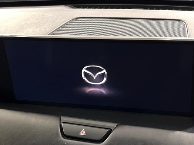 �y12.3�C���`�}�c�_�R�l�N�g�z�ԓ��̕��͋C�Ƀ}�b�`������^�f�B�X�v���C�B�X�}�z�ڑ��ł̃i�r�g�p��Bluetooth�Đ����A�l�X�ȋ@�\���y���߂܂��B�����I�ȃ_�C�������삪�\�ŁA�g��������ǍD�ł��B