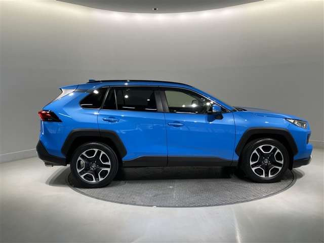 RAV42.0 アドベンチャー 4WD