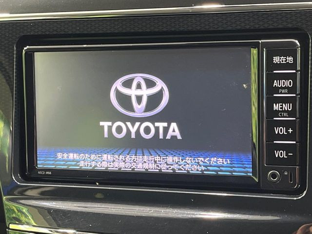 �y�����i�r�z�l�C�̏����i�r�𑕔����Ă���܂��B�i�r�̎g���₷���͂������A�I�[�f�B�I�@�\���[��!�L�����v�◷�s�͂������A�ʋ΂┃�����ȂǕ��i�̃h���C�u���y�����Ȃ�͂���