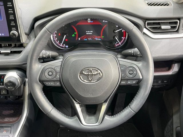 ステアリングも使用感が少なく、きれいな状態となっております♪