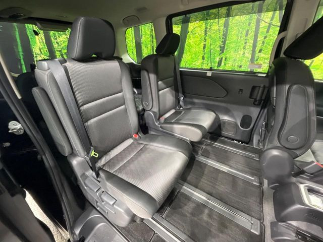 �Z�J���h�V�[�g�͒������������ƂȂ��Ă���A�X���C�h����ΒʘH�X�y�[�X���o��!�O��̈ړ����Ƃ��Ă��ȒP�ł���������A8����Ԏ������K�ȍ���S�n�̃V�[�g�ƂȂ��Ă��܂���