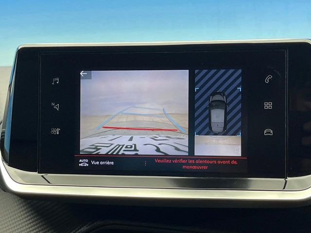 ●ガイドライン付きバックカメラ:不安な駐車もこれで安心!ガイドライン付きなので狭い箇所での駐車もラクラクです!