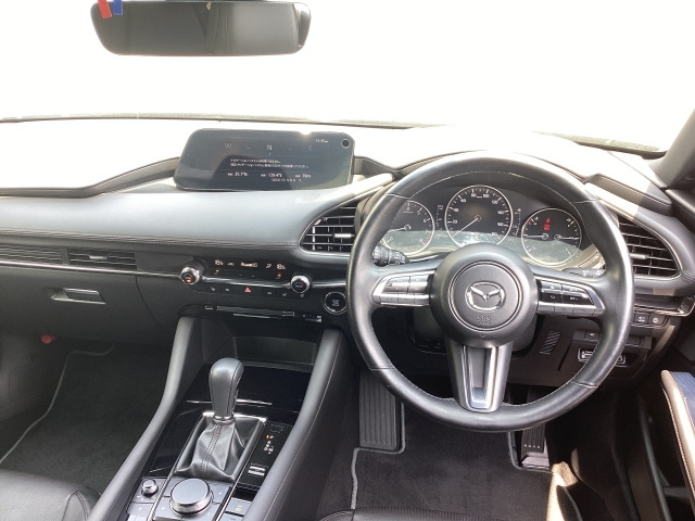 MAZDA3ファストバック2.0 20S Lパッケージ