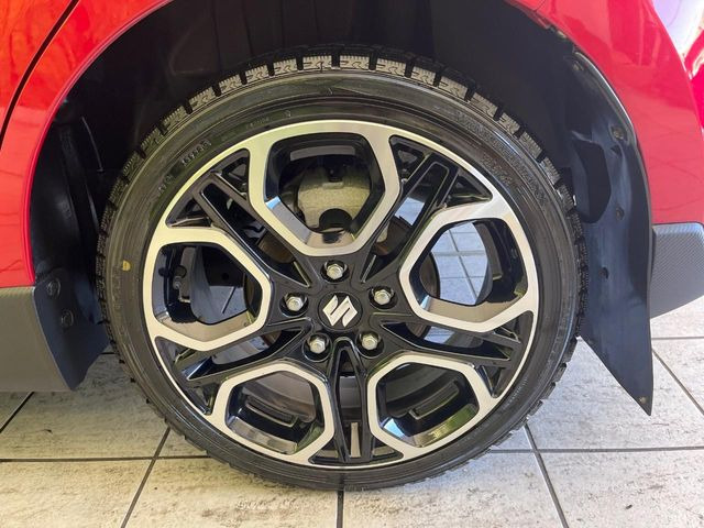 【純正17インチアルミホイール】外観にマッチした純正アルミホイールを装着しております。各種社外アルミホイールや、スタッドレスタイヤも取扱いしております。是非ご相談ください♪