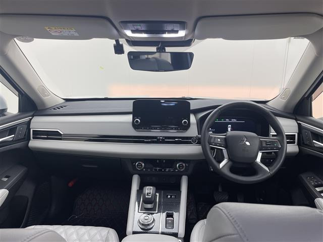 アウトランダーPHEV 2.4 P 4WD