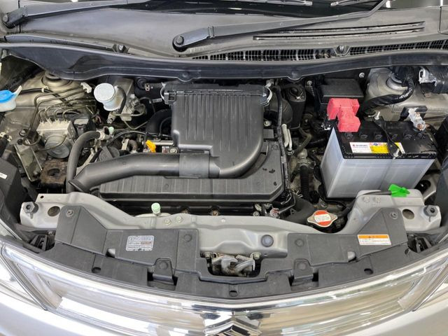 親切・丁寧な専門メカニックスタッフが応対!・車検・点検整備・事故等の修理などアフターサービスも安心。お車のカスタマイズもネクステージのサービススタッフまでご相談ください!