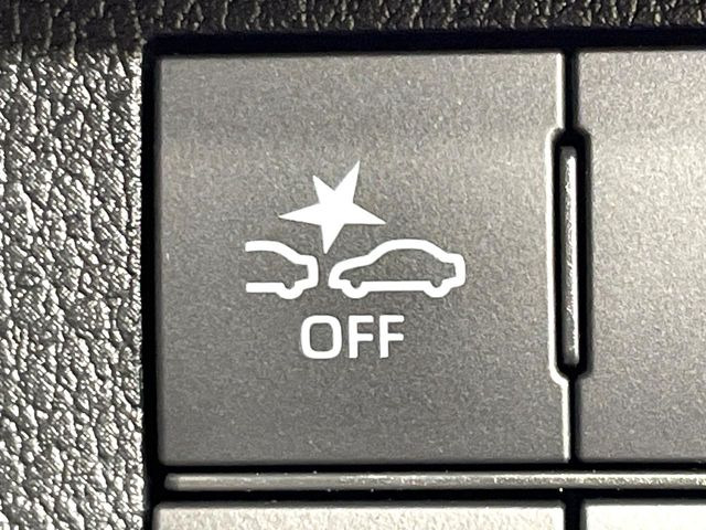 �y�X�}�[�g�A�V�X�g�z���s���ɑO���̎ԗ�����F�����A�Փ˂������Ȏ��͌x��ƃu���[�L�ŏՓˉ���Ɣ�Q�y�����A�V�X�g�B�����S�Ƀh���C�u�����y���݂��������܂��B