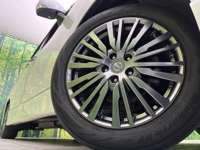 �y����18�C���`�A���~�z�C�[���z�O�ςɃ}�b�`���������A���~�z�C�[���𑕒����Ă���܂��B�e��ЊO�A���~�z�C�[����A�X�^�b�h���X�^�C�����戵�����Ă���܂��B���񂲑��k����������