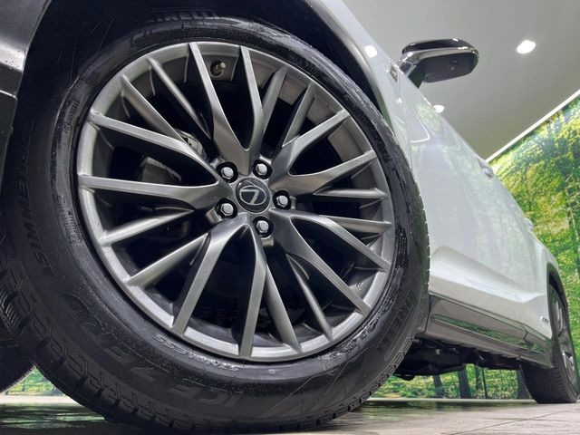 �y����20�C���`�A���~�z�C�[���z�O�ςɃ}�b�`���������A���~�z�C�[���𑕒����Ă���܂��B�e��ЊO�A���~�z�C�[����A�X�^�b�h���X�^�C�����戵�����Ă���܂��B���񂲑��k����������