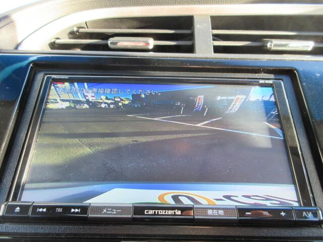 �o�b�N�J�����𑕔����Ă���܂��B���Ԏ��ɑ�ϖ𗧂��܂����^�]�����ȕ��̖����ɂȂ��Ă���܂��B