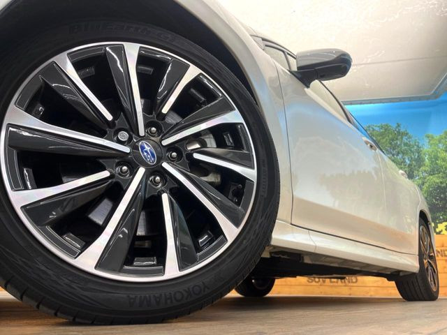 �y����18�C���`�A���~�z�C�[���z�O�ςɃ}�b�`���������A���~�z�C�[���𑕒����Ă���܂��B�e��ЊO�A���~�z�C�[����A�X�^�b�h���X�^�C�����戵�����Ă���܂��B���񂲑��k����������