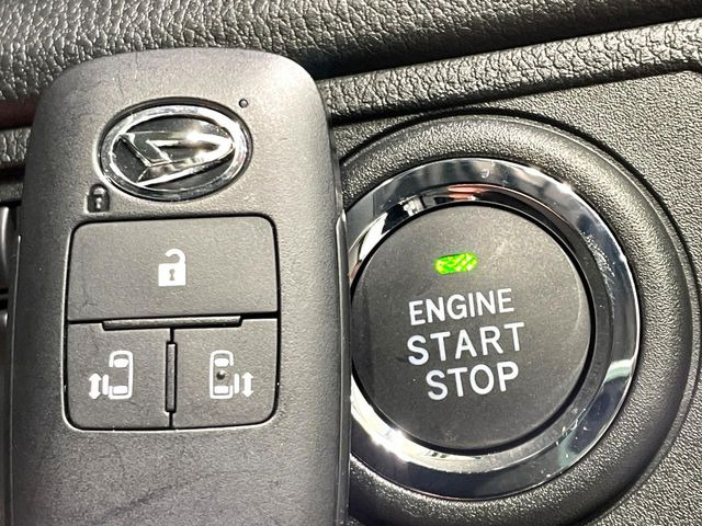 �y�L�[�t���[�V�X�e���z�J�o����|�P�b�g�ɓ��ꂽ�܂܂ł��h�A�̎{���E�������\�ȃX�}�[�g�L�[�𑕔��B�G���W���̃I���E�I�t�����J�M�����o���K�v����������Ƃ��Ă��֗��ł���