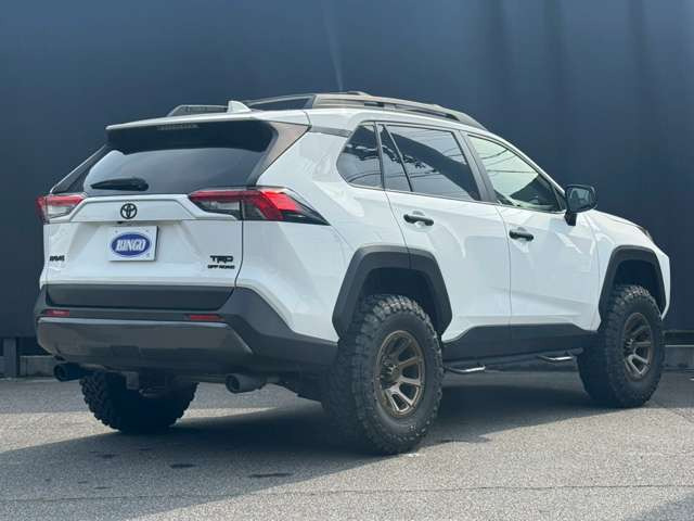 RAV42.0 アドベンチャー オフロードパッケージ 4WD