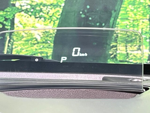 �y�w�b�h�A�b�v�f�B�X�v���C�z���݂̑��x�⑖�s�����f�W�^���\���ŉ^�]�ȑO���̃K���X�ɓ��e!�^�]���A�ڐ������炳���K�v�ȏ����m�F�ł���̂łƂ��Ă��֗��ň��S!