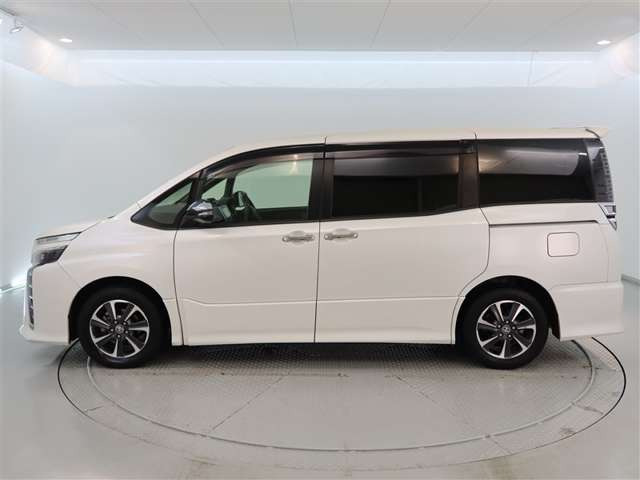 ヴォクシー2.0 ZS 煌III