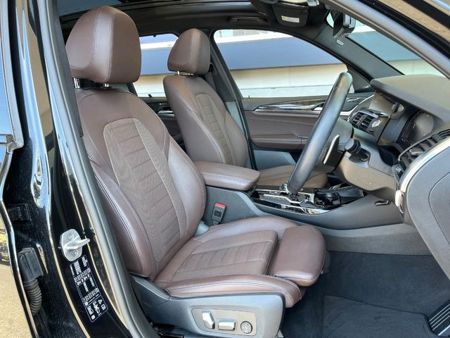 ●シートの使用感:破れ・へたりも少なく、ご覧の通りきれいな状態を維持しております。また、室内クリーニング・コーティングもご用命いただけます。