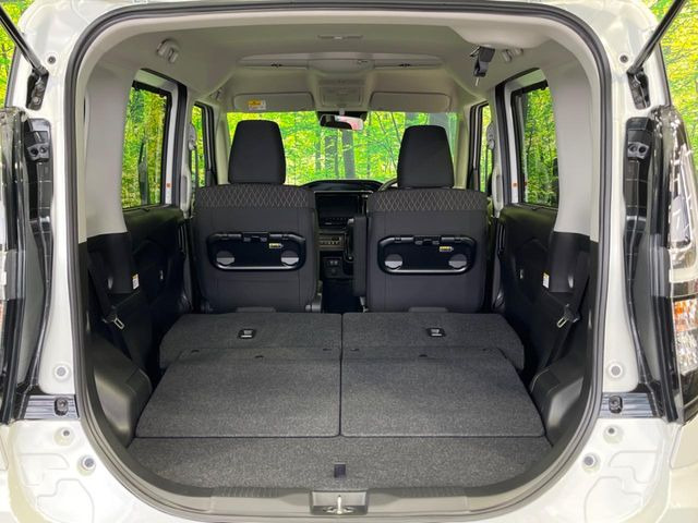 ���i�̂���������ʋ΁A���}���ɏ\���ȉ׎��X�y�[�X���m�ۂ��Ă���܂��B�Z�J���h�V�[�g��|���ƁA�傫�ȉו��̐ύڂ��\�ł���