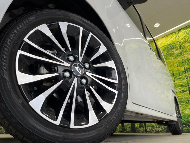 �y����15�C���`�A���~�z�C�[���z�O�ςɃ}�b�`���������A���~�z�C�[���𑕒����Ă���܂��B�e��ЊO�A���~�z�C�[����A�X�^�b�h���X�^�C�����戵�����Ă���܂��B���񂲑��k����������