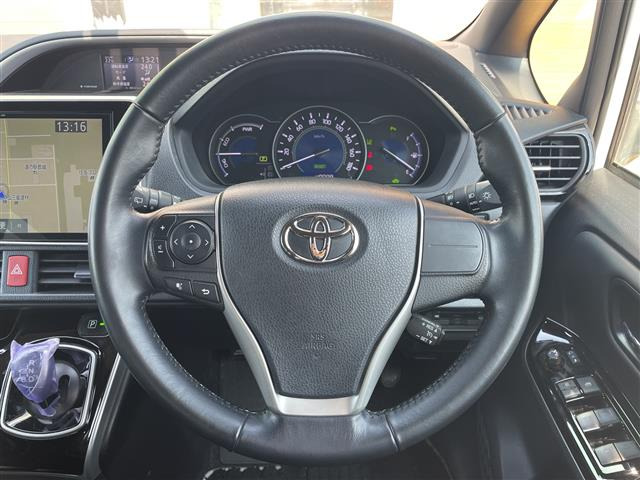 ヴォクシー1.8 ハイブリッド ZS 煌III