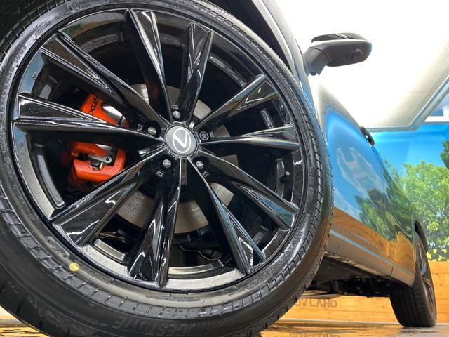 �y����20�C���`�A���~�z�C�[���z�O�ςɃ}�b�`���������A���~�z�C�[���𑕒����Ă���܂��B�e��ЊO�A���~�z�C�[����A�X�^�b�h���X�^�C�����戵�����Ă���܂��B���񂲑��k����������