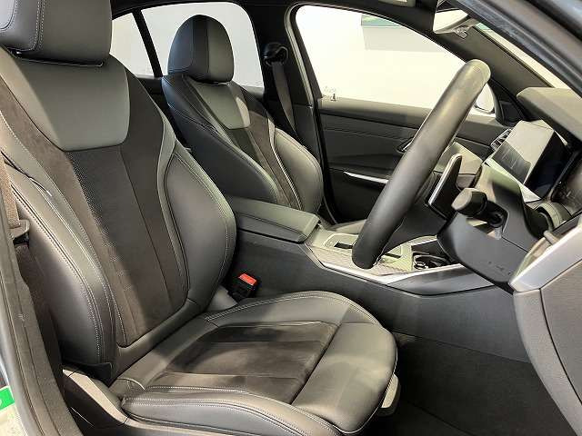 3シリーズセダン320i Mスポーツ