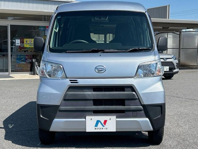 安心の最長10年・走行無制限保証(有償)をご用意。保証内容も充実はもちろん、無料点検&オイル交換や、年中無休の全国・24時間ロードサービスも付帯されておりますのでご安心下さい。