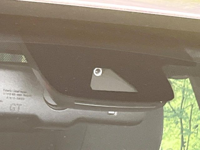 �y�g���^�Z�[�t�e�B�Z���X�z���s���ɑO���̎ԗ�����F�����A�Փ˂������Ȏ��͌x��ƃu���[�L�ŏՓˉ���Ɣ�Q�y�����A�V�X�g�B�����S�Ƀh���C�u�����y���݂��������܂��B