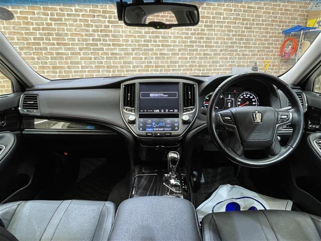 クラウンアスリートハイブリッド 2.5 G Four 4WD