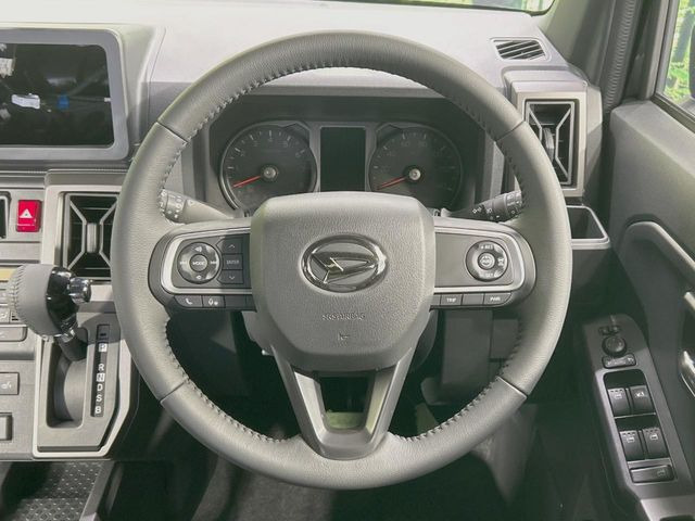 �y�����v�����X�e�A�����O�z�㎿�Ȋv���g�p���邱�ƂŁA��ɂ����������݂ƂĂ��^�]���₷���n���h���ł���