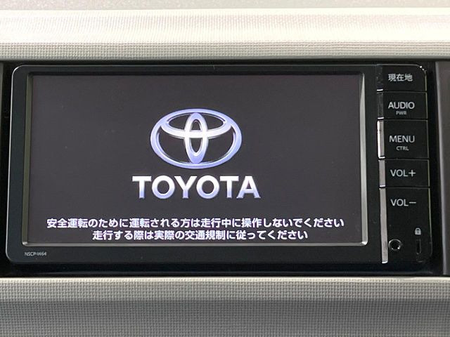 �y�����i�r�z�l�C�̏����i�r�𑕔����Ă���܂��B�i�r�̎g���₷���͂������A�I�[�f�B�I�@�\���[��!�L�����v�◷�s�͂������A�ʋ΂┃�����ȂǕ��i�̃h���C�u���y�����Ȃ�͂���