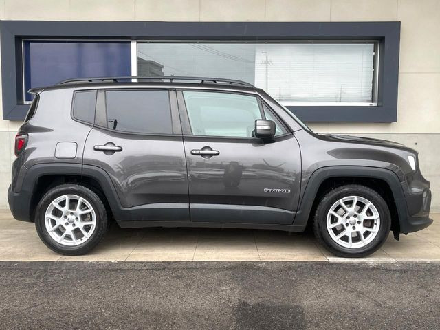 ●ご覧の通り綺麗な状態を維持しているお車ですが、小さなキズの状況や他の箇所のお写真もお送りできます。ご遠方の方でも安心してご検討いただける様、お客様のご希望に応じて出来る限りご対応させていただきます。