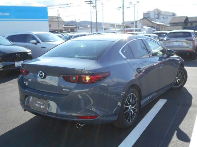 MAZDA3セダン