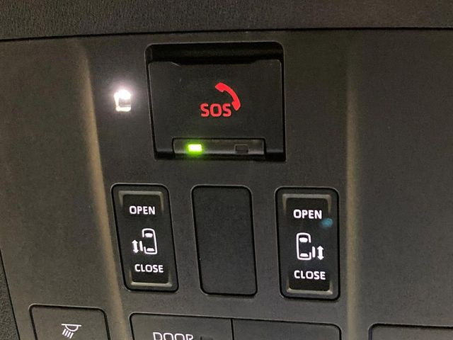 �y�����X���C�h�h�A�z���ԏ�ŗׂ̎ԂƂ̊Ԋu���������ɂ������A�X���C�h�h�A�Ȃ���S!�h�A�I�[�v������������炸�A�J�������L���̂ŏ��~�肪�Ƃ��Ă��ȒP�ł��B�傫�ȉו��̏o���������Ȃ���\��