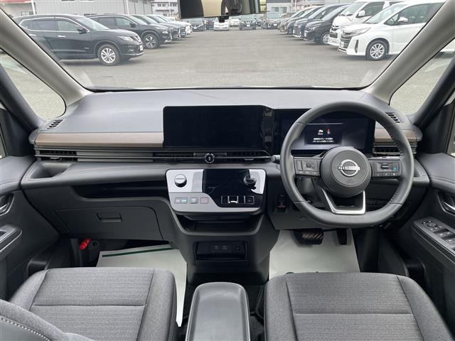 セレナ1.4 e-4ORCE ハイウェイスターV 4WD