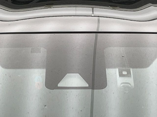 �y�g���^�Z�[�t�e�B�Z���X�z���s���ɑO���̎ԗ�����F�����A�Փ˂������Ȏ��͌x��ƃu���[�L�ŏՓˉ���Ɣ�Q�y�����A�V�X�g�B�����S�Ƀh���C�u�����y���݂��������܂��B