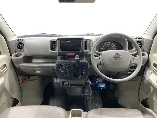 NV100クリッパーDX ハイルーフ 5AGS車 4WD