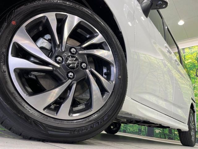 �y����15�C���`�A���~�z�C�[���z�O�ςɃ}�b�`���������A���~�z�C�[���𑕒����Ă���܂��B�e��ЊO�A���~�z�C�[����A�X�^�b�h���X�^�C�����戵�����Ă���܂��B���񂲑��k����������