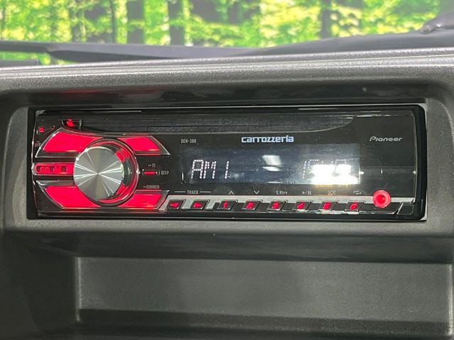 お好きな音楽を車内でお楽しみいただけます♪スピーカー交換・ウーハー追加などの音質向上や、最新ナビ・後席モニター等の取り付けも是非ご相談ください!