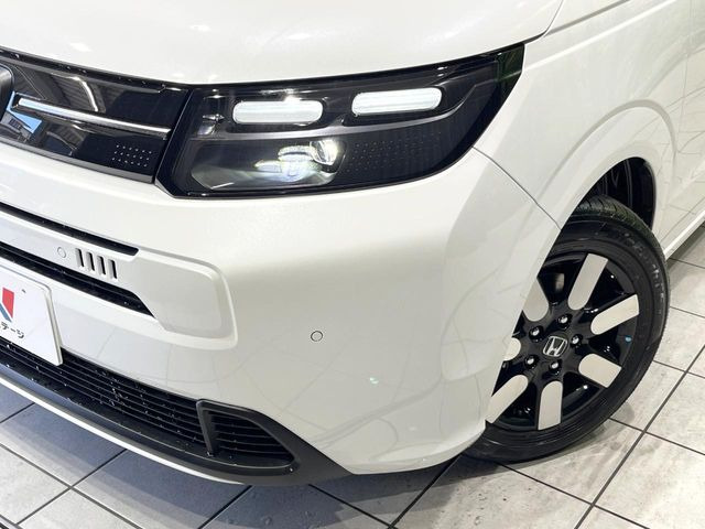 �yLED�w�b�h���C�g�z���V����ԑ��s�����ǍD�Ȏ��E���m�ۂ����S���ĉ^�]�ł��鍂�P�xLED�w�b�h���C�g�𑕔�!�_�����x�������A����d�͂��}�����Ă��܂��B