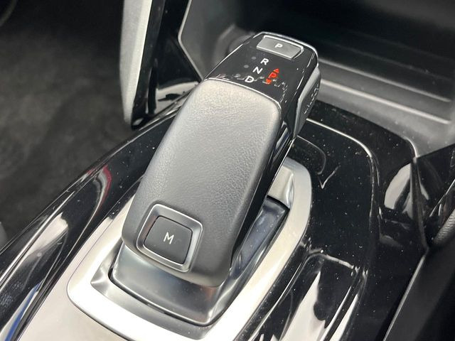 ●MTモード付きAT:通常は自動でおこなわれる変速(ギアチェンジ)をドライバーの操作によって意図的に変えられるシステムです。より一層普段のドライブをお楽しみいただけます!