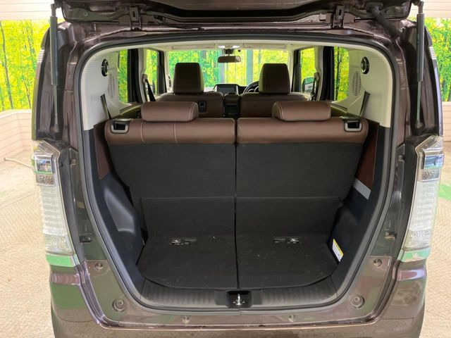 普段のお買い物や通勤、送迎等に十分な荷室スペースを確保しております。セカンドシートを倒すと、大きな荷物の積載も可能です♪