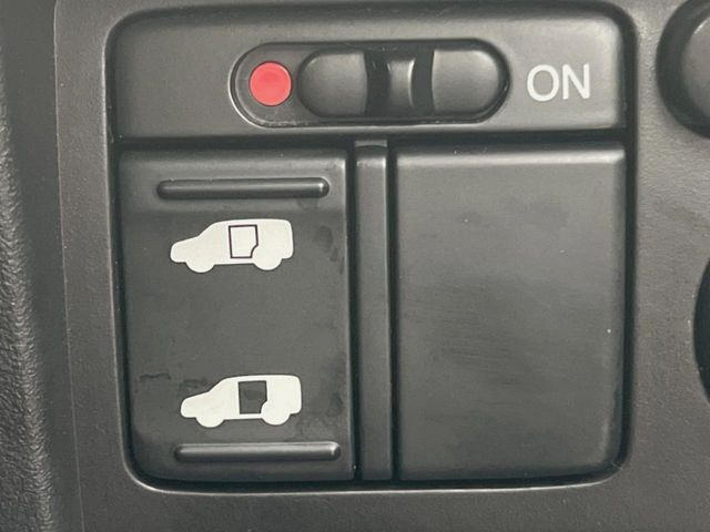 �y�p���[�X���C�h�h�A�z�X�}�[�g�L�[��^�]�Ȃ̃X�C�b�`�ŃX���C�h�h�A�̊J���\���d��������͂����ăh�A���J����K�v�������A���������q�l�ł��A�d���ו��������Ă��鎞�����N�ɊJ���߂ł��܂���