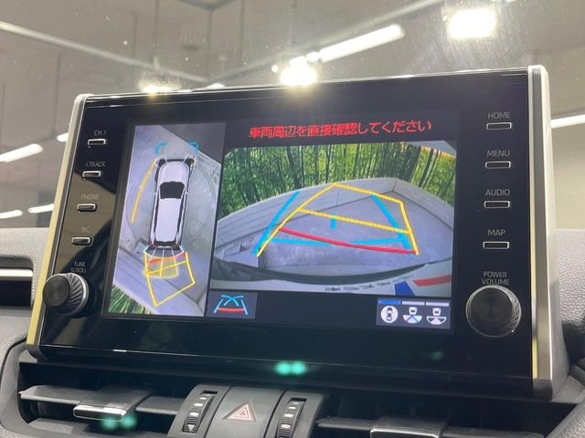 【パノラミックビューモニター】専用のカメラにより、上から見下ろしたような視点で360度クルマの周囲を確認することができます☆縦列駐車や幅寄せ時に活躍してくれます♪