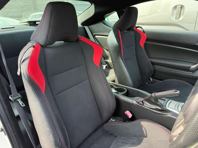 �V�[�g�͐G��S�n�A����S�n�Ƃ��ɏ㎿�Ȏd�オ��B�����ւ̒������h���C�u�ł����ɂ����A���K�ȃh���C�u���y���߂܂��B