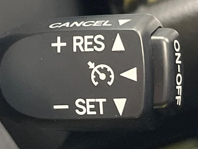 �y�N���[�Y�R���g���[���z�������H�����N���N���s�B�A�N�Z���𗣂��Ă���葬�x�ő��s���ł��A�������^�]���̕��S���y��!�����E�������ȒP�ȃX�C�b�`����Œ����ł��܂��B